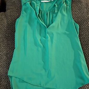 Green Sleeveless Women's Top